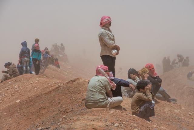 70,000 Syrian refugees stranded in 'buffer zone' 70,000 Syrian refugees stranded in 'buffer zone'