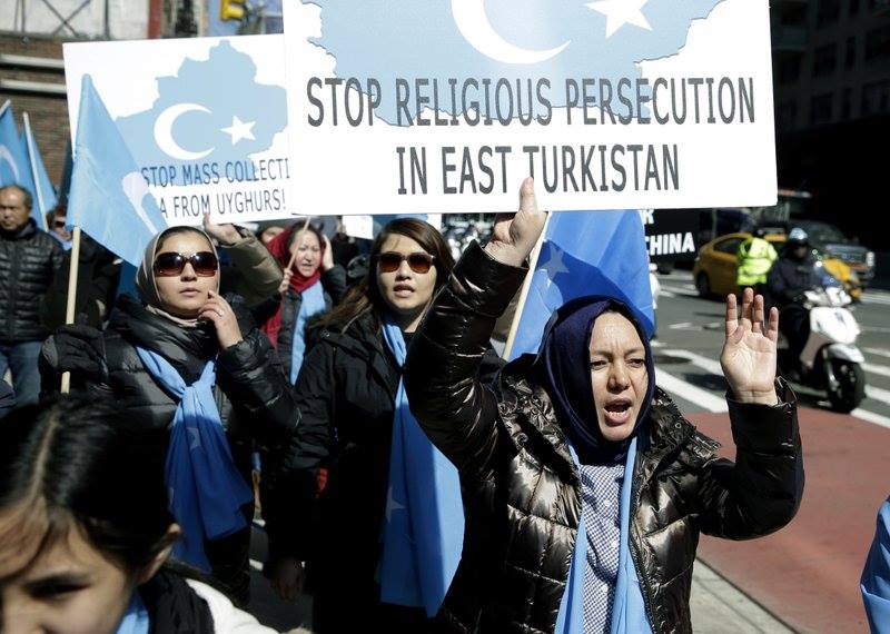 Uighur women
